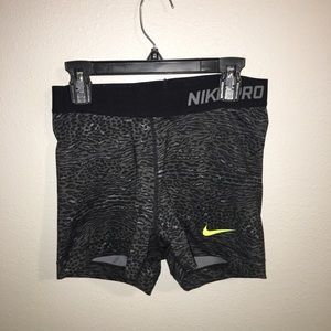 NIKE PROS